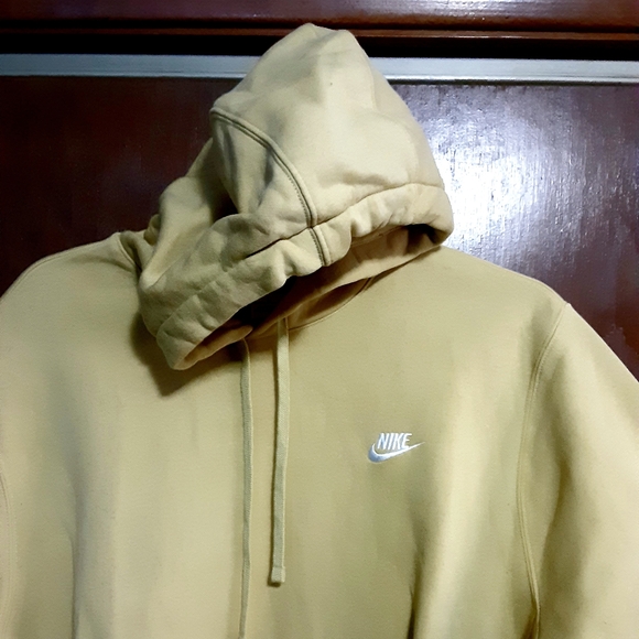 Nike Oversized Yellow Fleece Hoodie - Picture 2 of 2